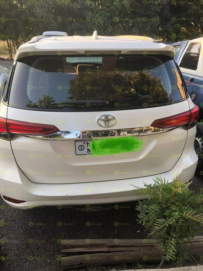 2020 Model-Toyota Fortuner
