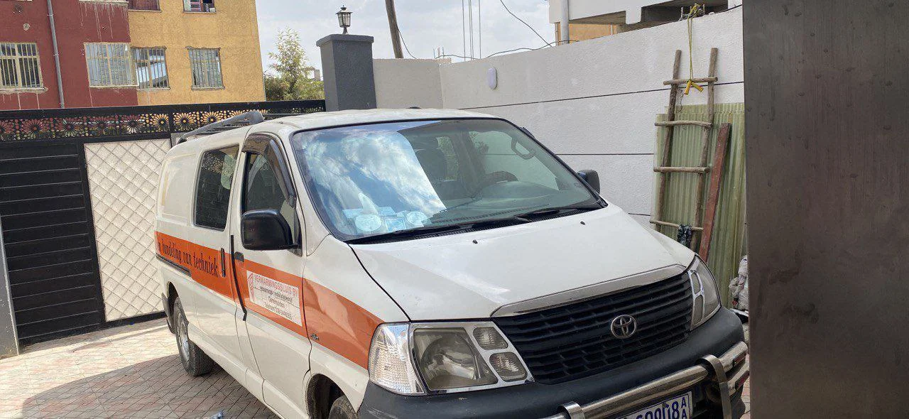2009 Model-Toyota Hiace Dolphin