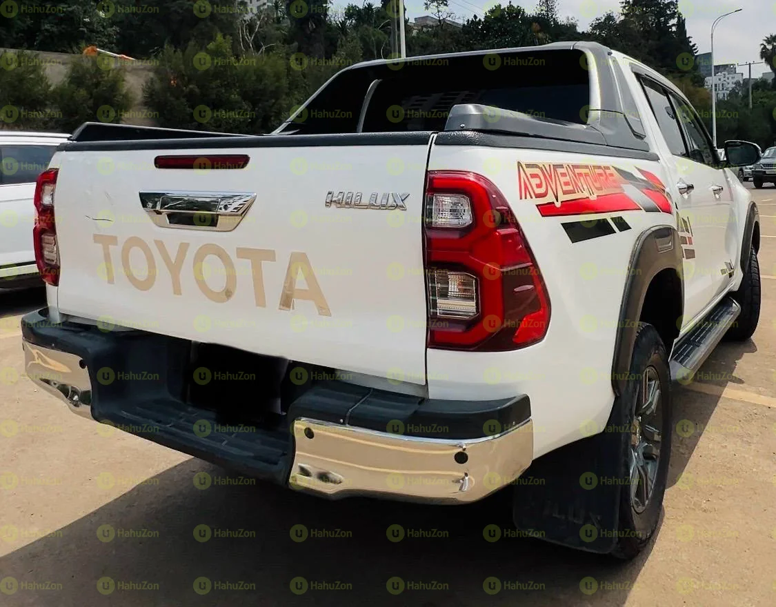 2021 Model-Toyota Hilux Invincible
