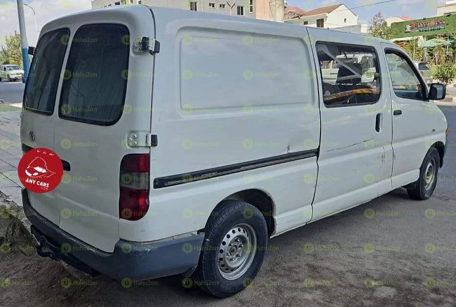 2001 Model-Toyota Haice Half Van