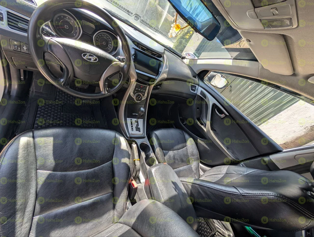 2012 Model-Hyundai Elantra
