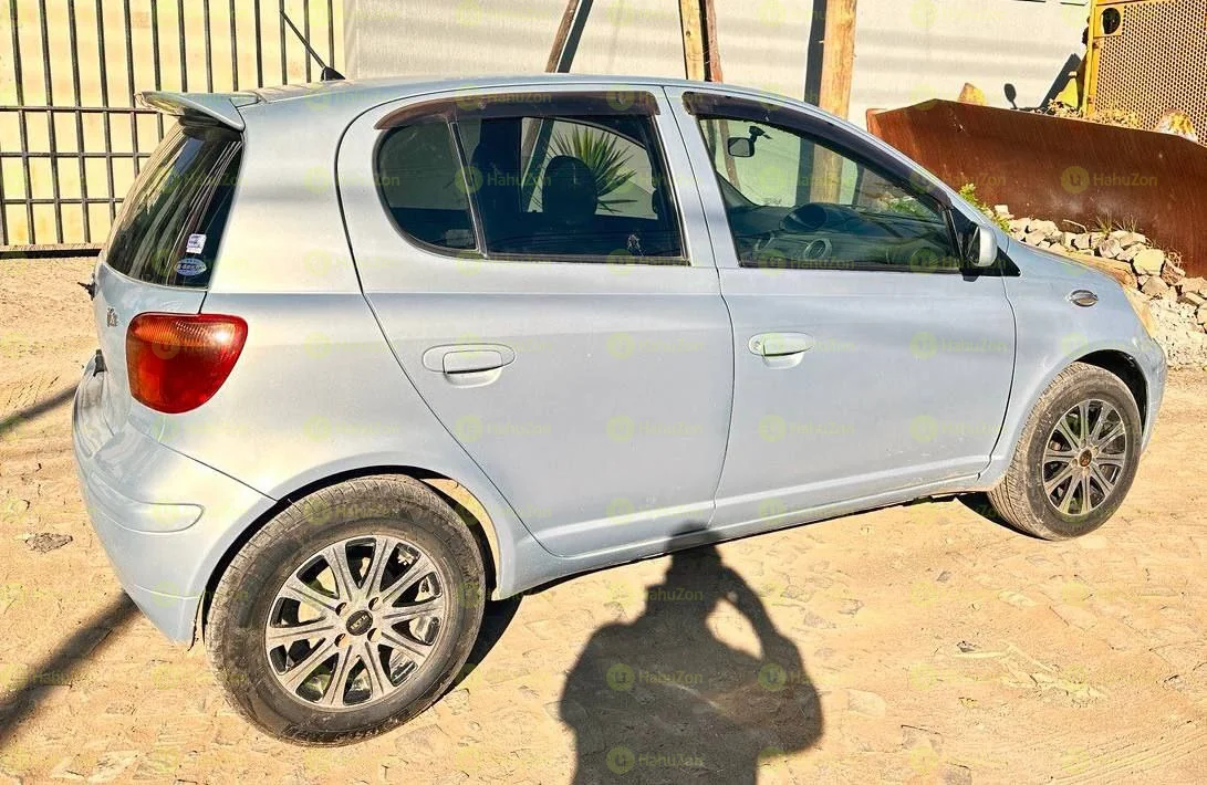 2004 Model-Toyota Vitz