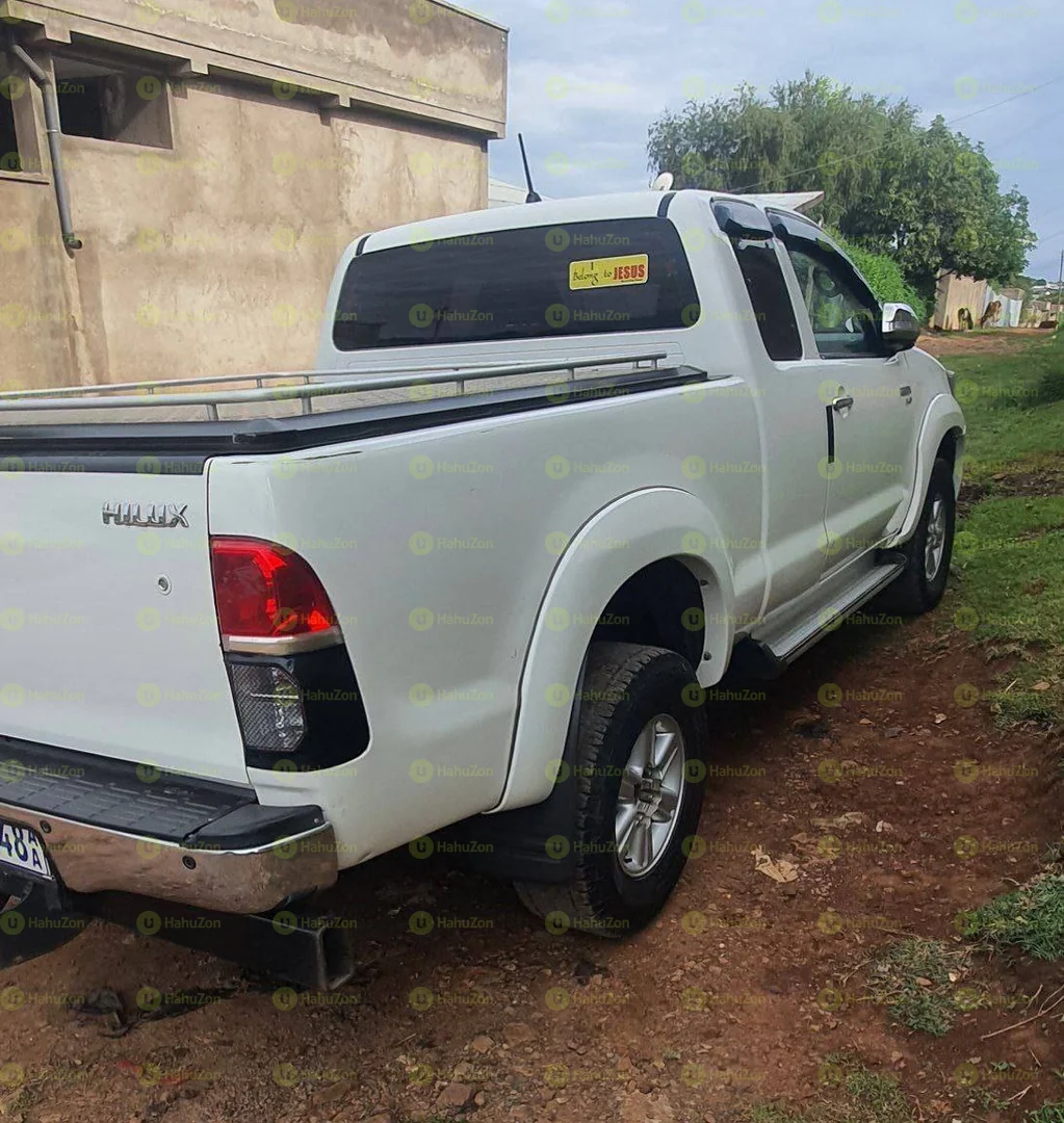 2015 Model-Toyota Hilux King Cab