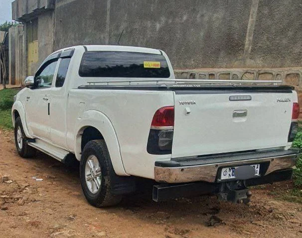 2015 Model-Toyota Hilux King Cab