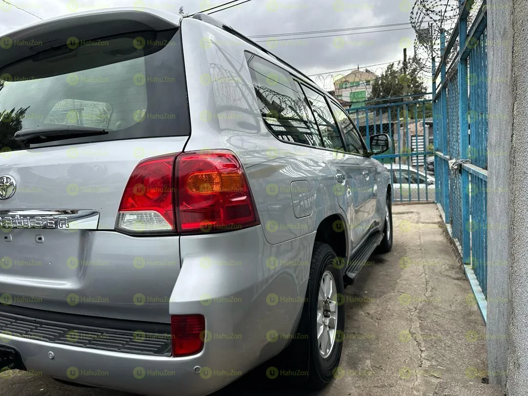 2014 Mode-Toyota Landcruiser V8 VX.R