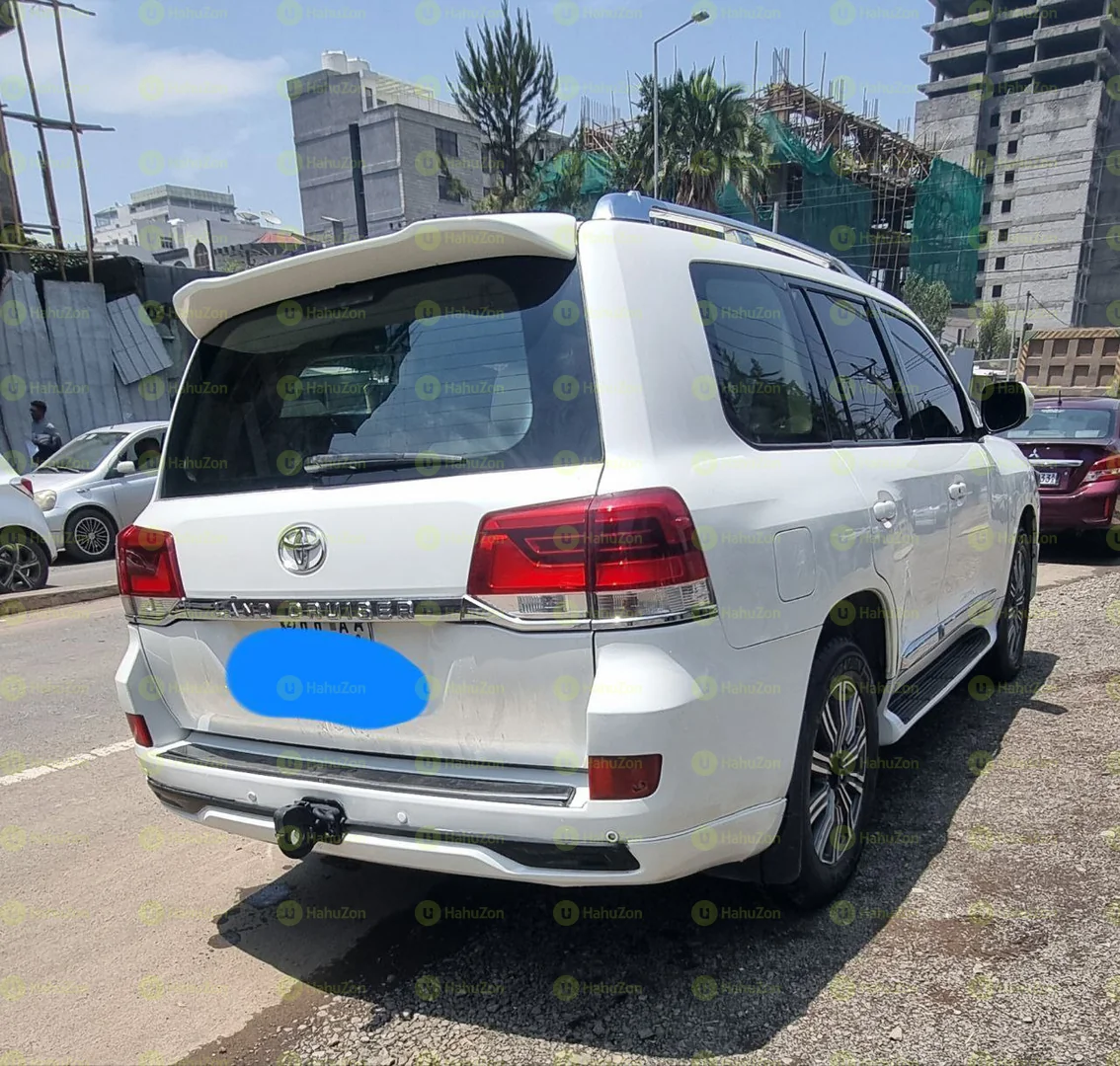 2012 Model-Toyota Landcruiser V-XR