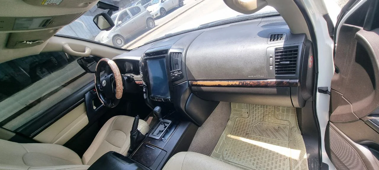 2012 Model-Toyota Landcruiser V-XR