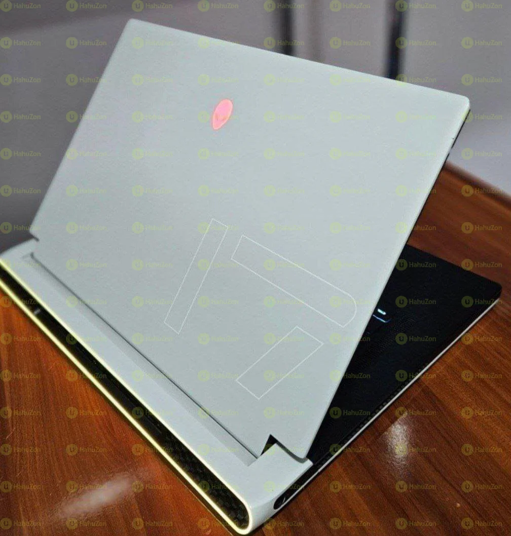 Alienware X17 R1 Core i7-11900H Laptop