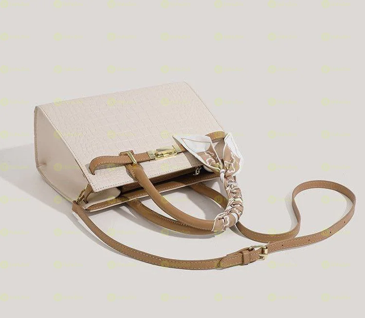 Lexury Brand New Women's Bag
