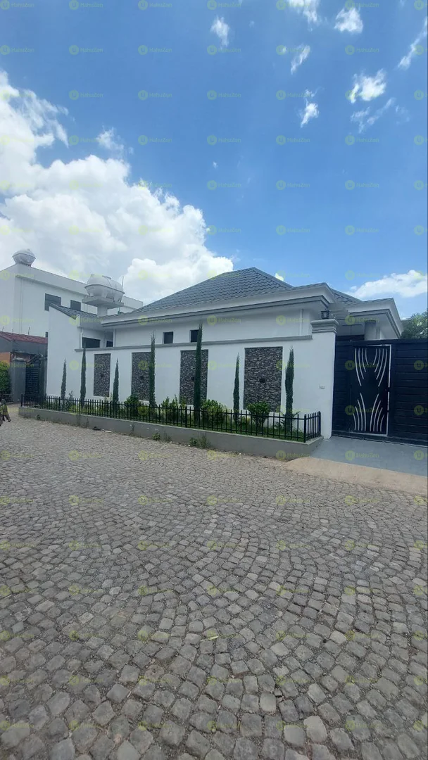 165 ካሬ የሚሸጥ ቤት በአያት ዞን 6
