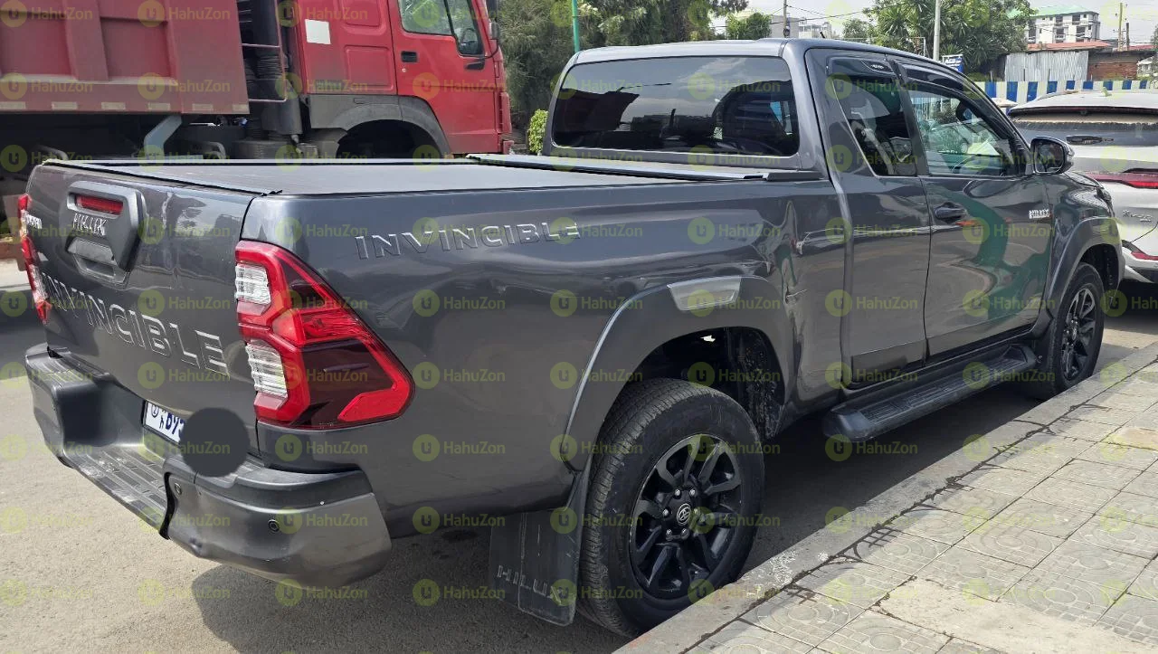2021 Model-Toyota Hilux Invincible