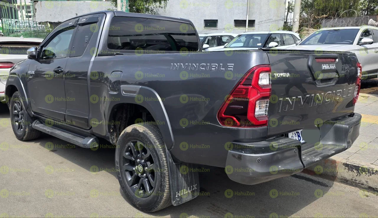 2021 Model-Toyota Hilux Invincible