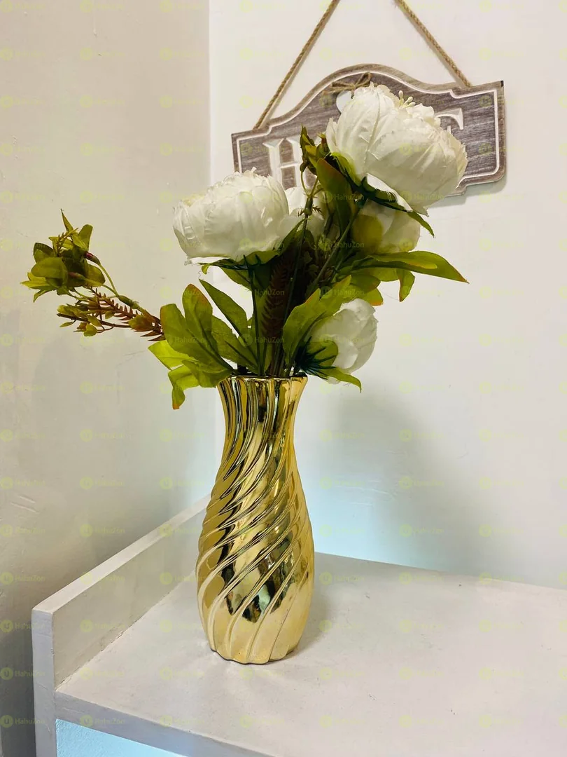 Golden Twist Vase and Flower