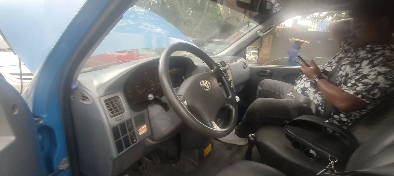2008 Model-Toyota Hiace Dolphin