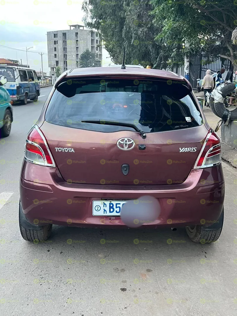 2010 Model-Toyota Yaris