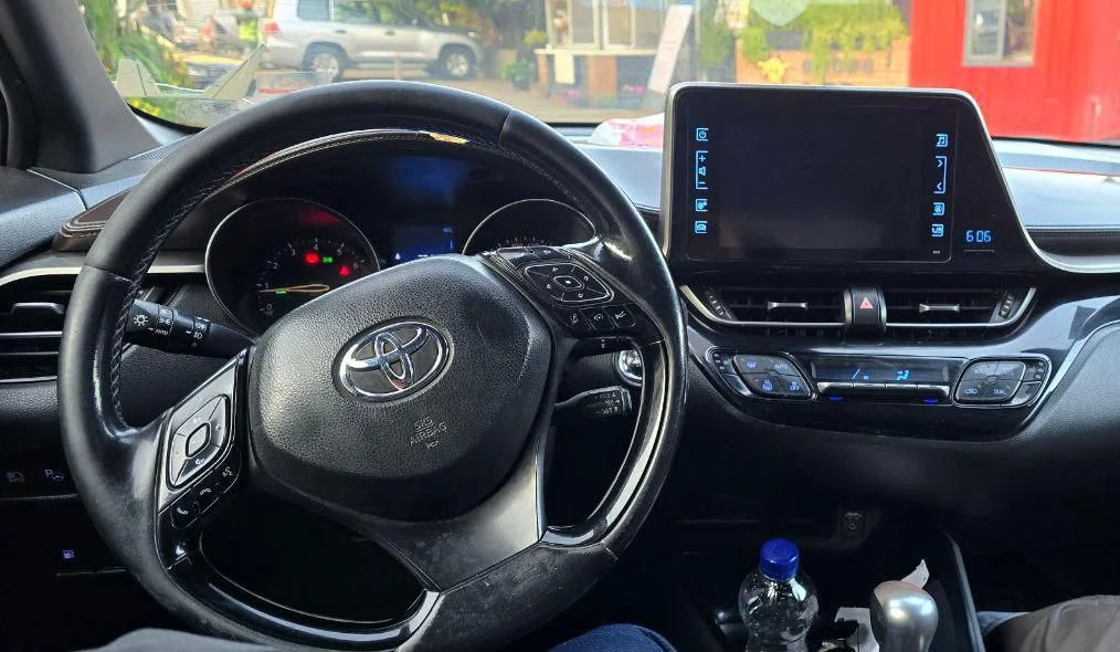 2017 Model-Toyota Ch-R