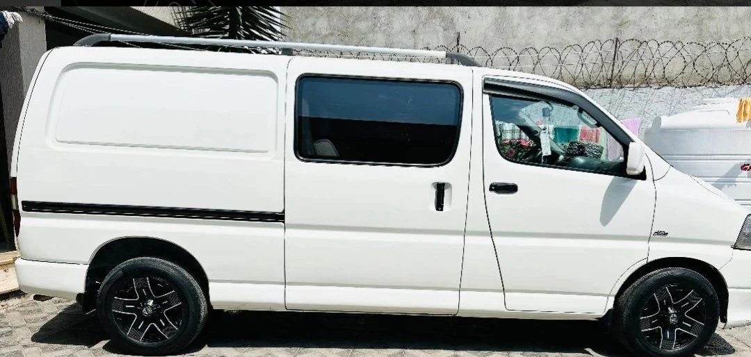 2008 Model-Toyota Hiace Dolphin