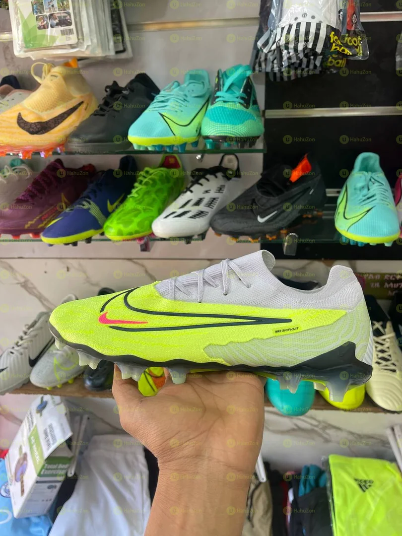 Nike Phantom Football Shoes Cleats