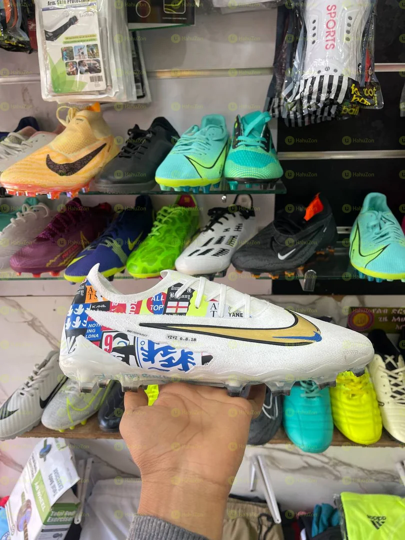 Nike Phantom Football Shoes Cleats