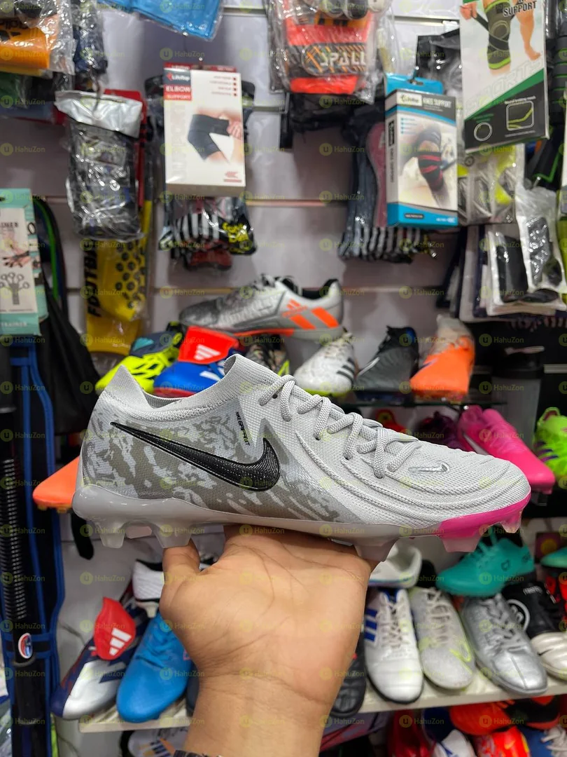 Nike Phantom Football Shoes Cleats