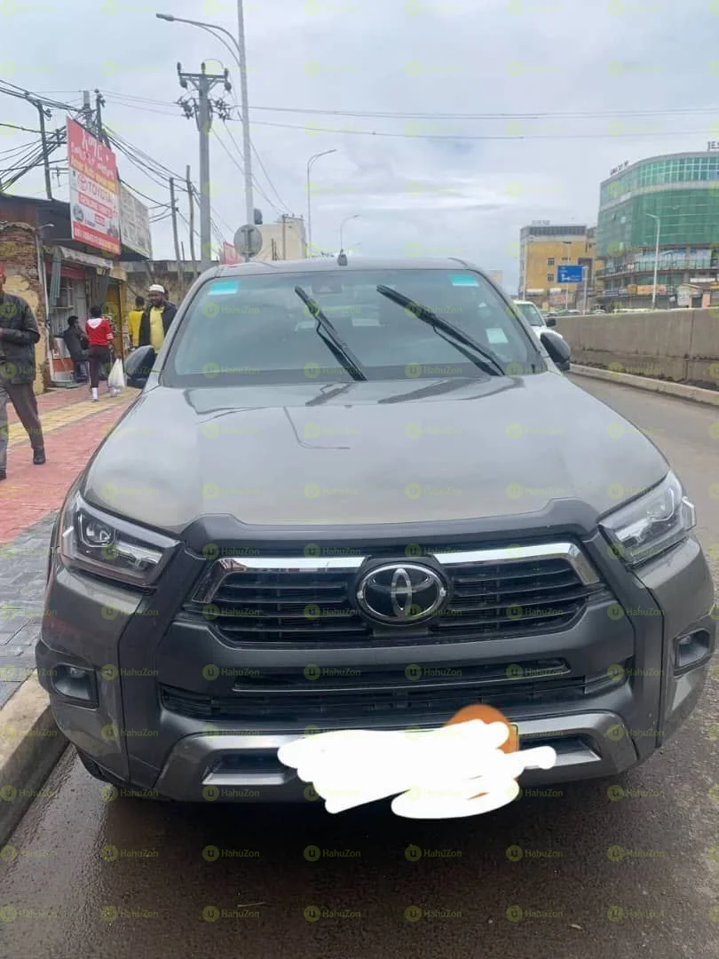 2021 Model-Toyot Hilux Invincible Double Cab