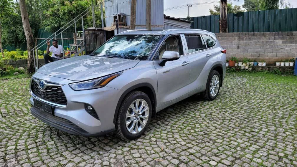 2023 Model-Toyota Highlander Hybrid