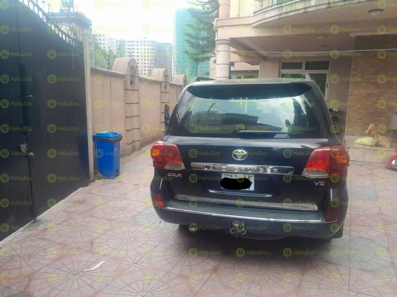 2011 Model-Toyota Landcruiser V8  G-XR
