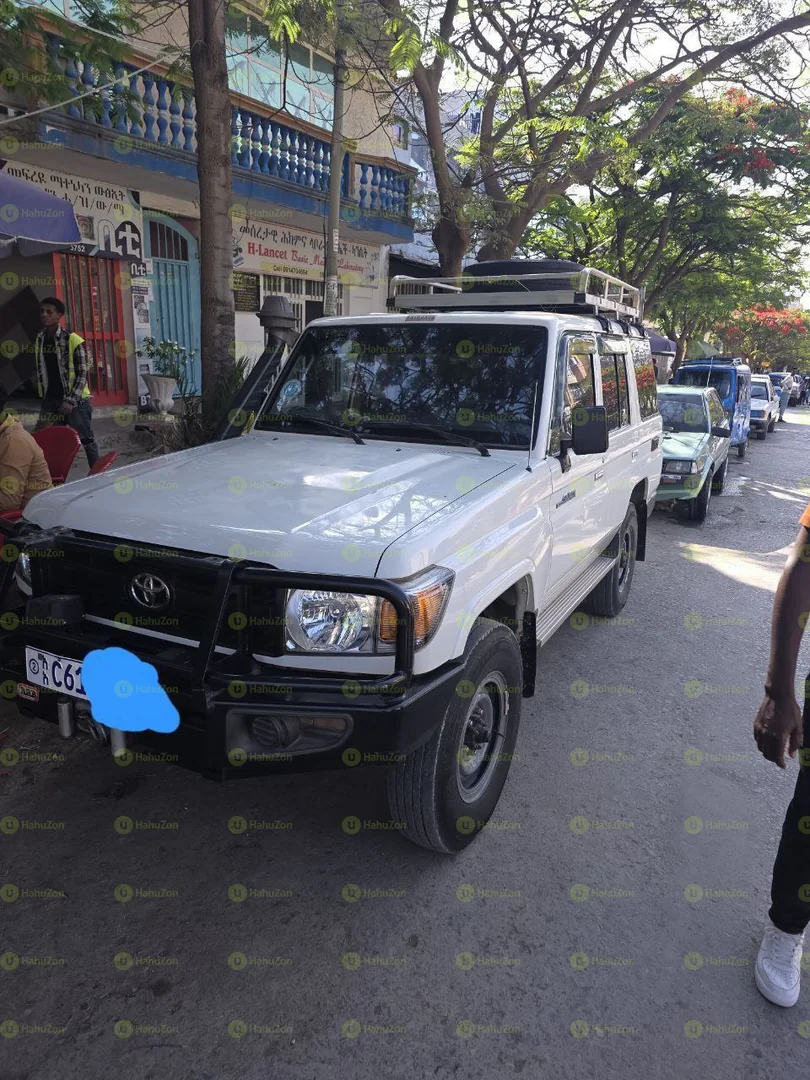 2018 Model-Toyota Landcruiser