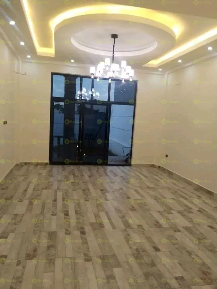 250 ካሬ የሚሸጥ G+1 ቤት በወሰን