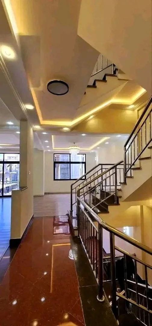 500 ካሬ የሚሸጥ G+2 ቤት