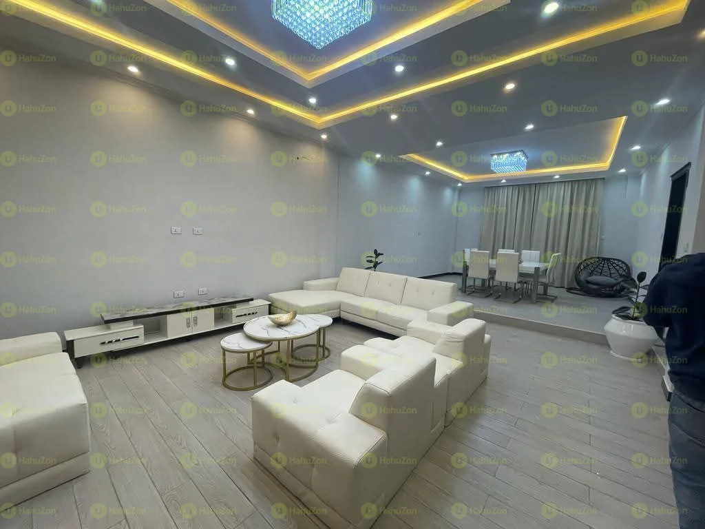 250 ካሬ የሚሸጥ G+2 ቤት በአዲሱ ገበያ