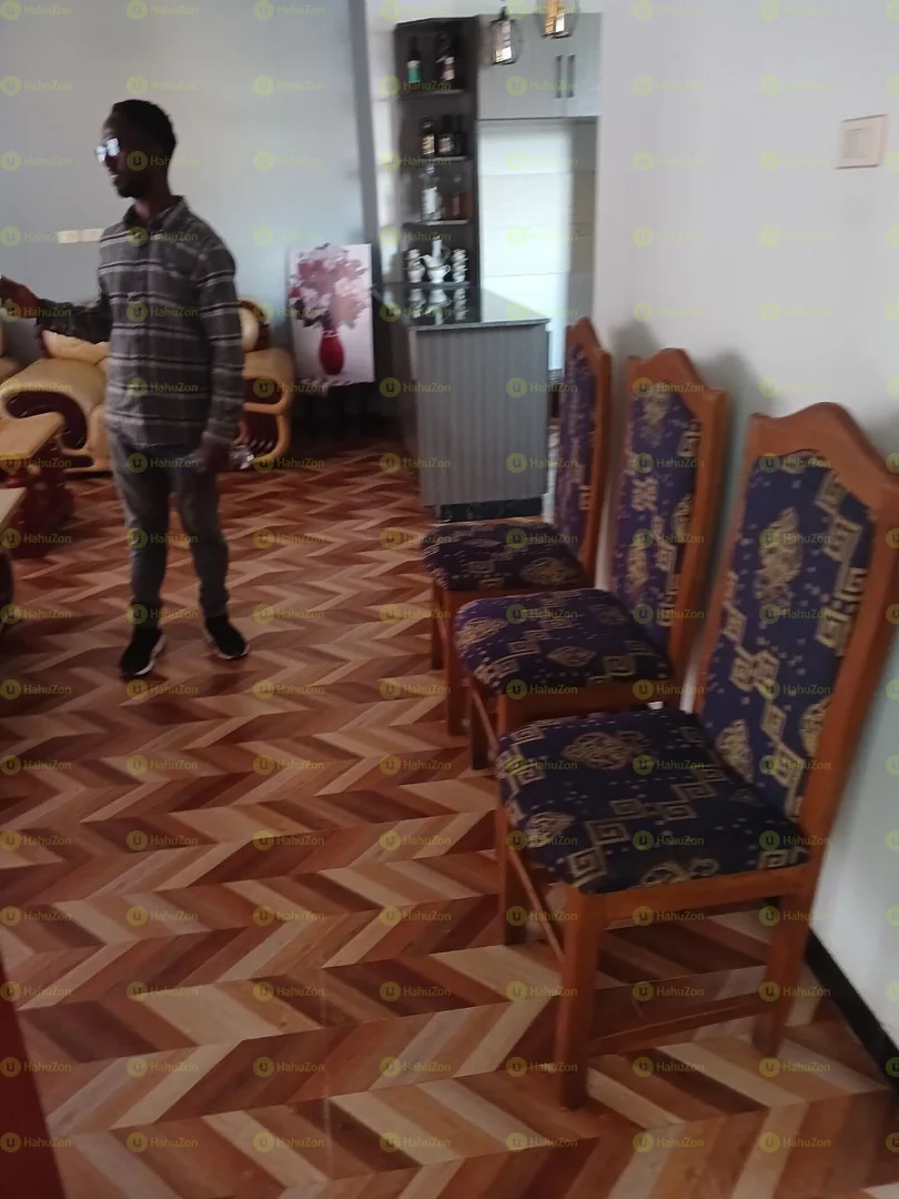 90 ካሬ የሚሸጥ G+2 ቤት በቦሌ አራብሳ
