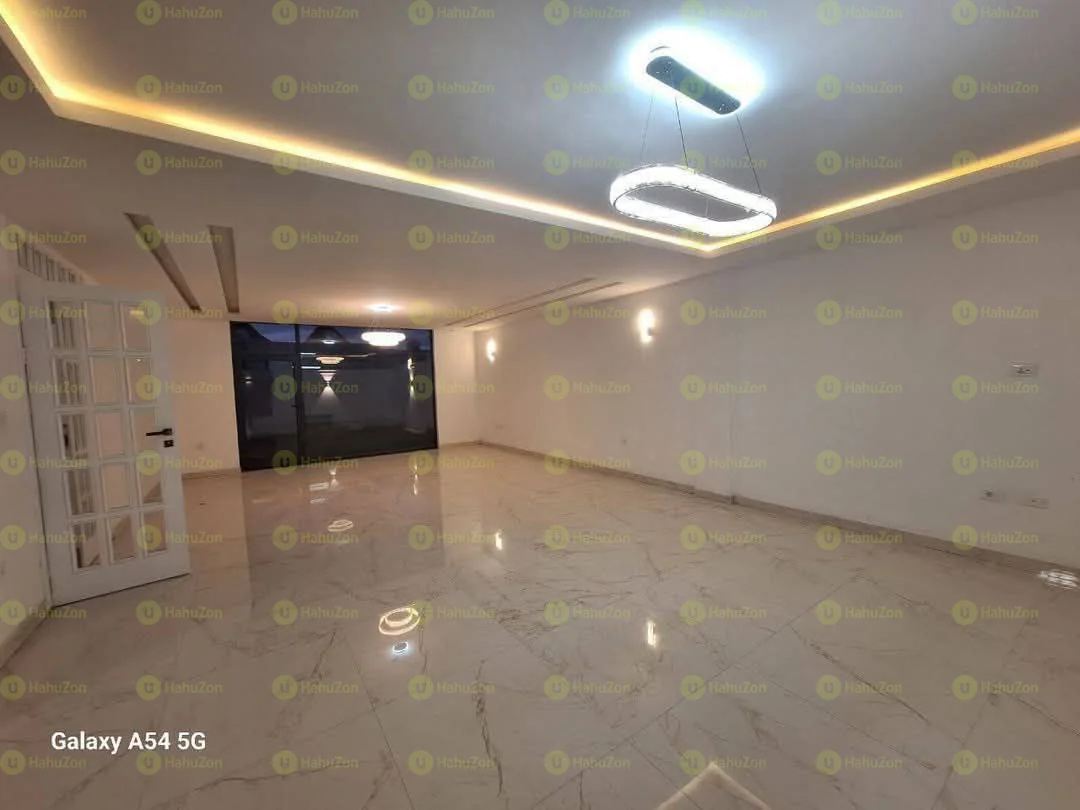 300 ካሬ የሚሸጥ G+2 ቤት በአያት