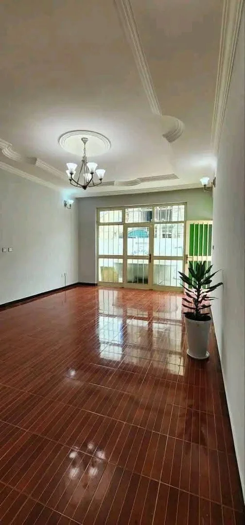 150 ካሬ የሚሸጥ ቪላ ቤት በአያት ዞን