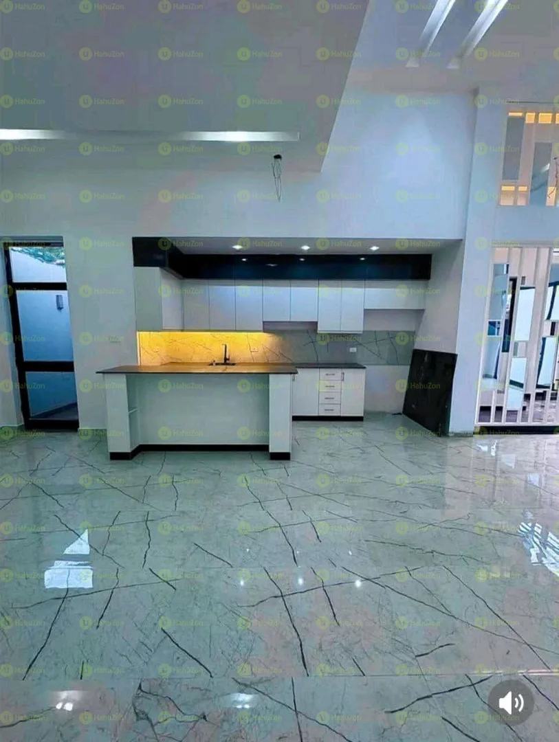 230 ካሬ የሚሸጥ G+3 ቤት በመገናኛ