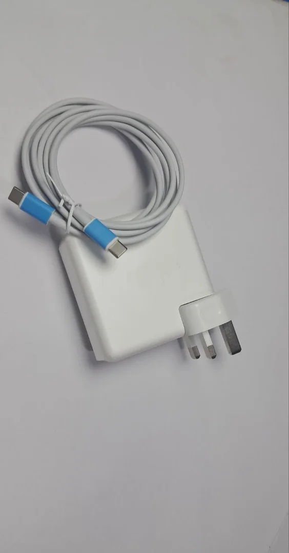Apple 87W USB-C Power Adapter – Fast Charging for MacBook Pro