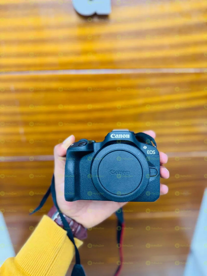 Canon R50