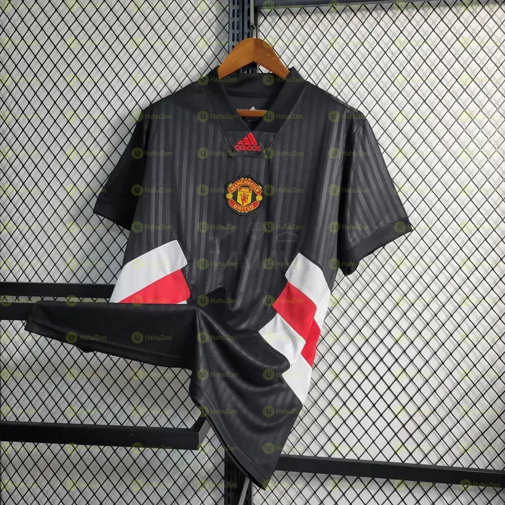 Manchester United Icon Retro Kit