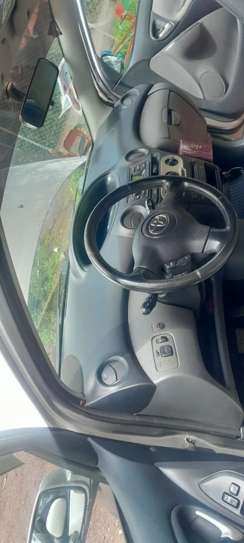 2004 Model-Toyota Vitz