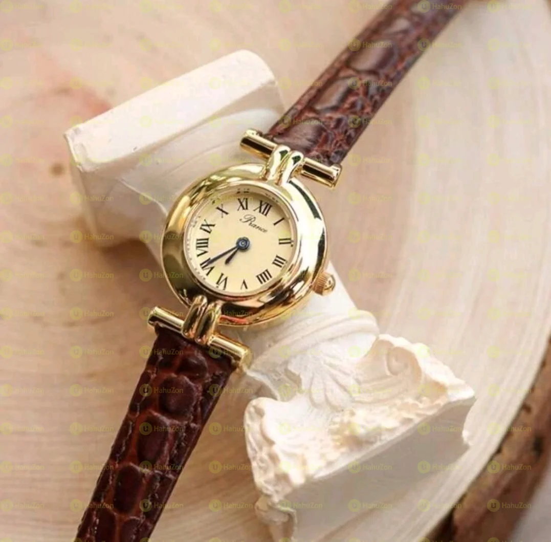 Women's Retro Roman Scale Leather Strap Wristwatch