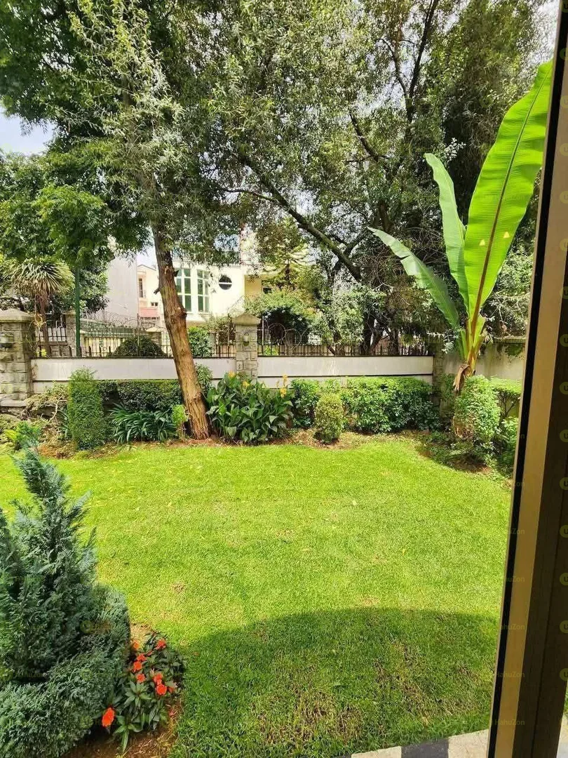 527 ካሬ የሚሸጥ G+1 ቤት በሰንሻይን