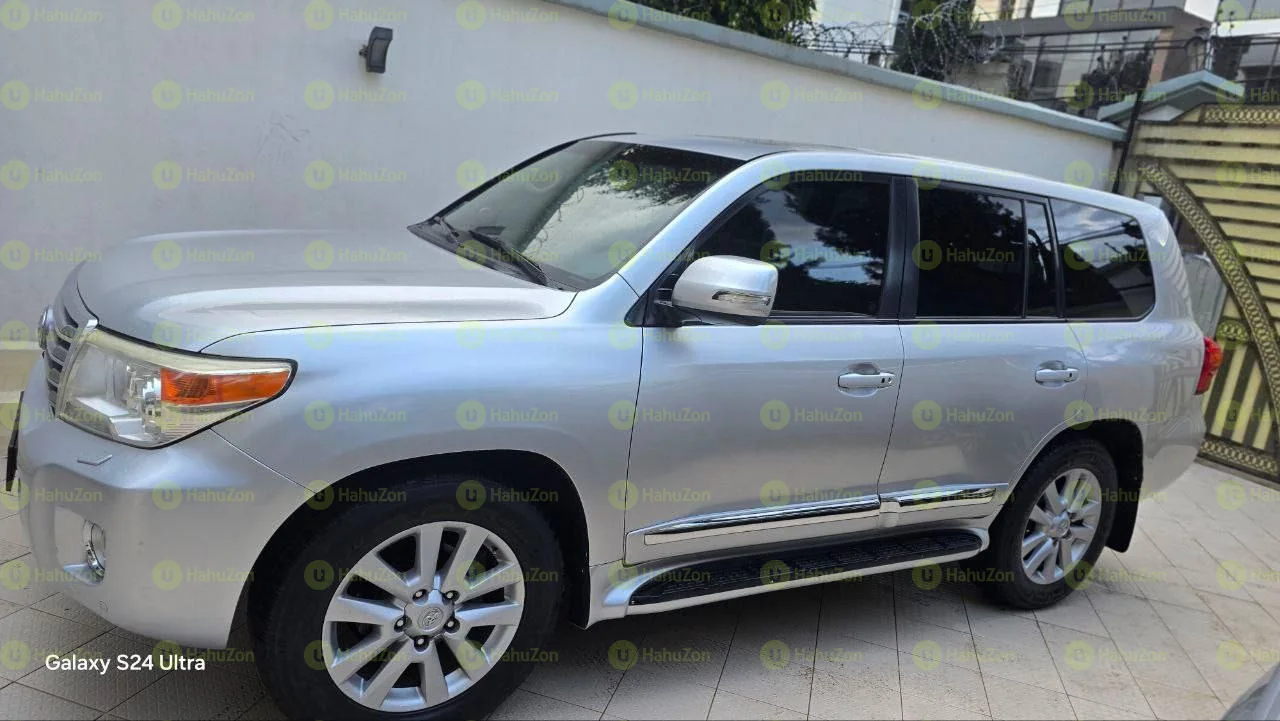 2014 Model-Toyota Land Cruiser V8 VXR