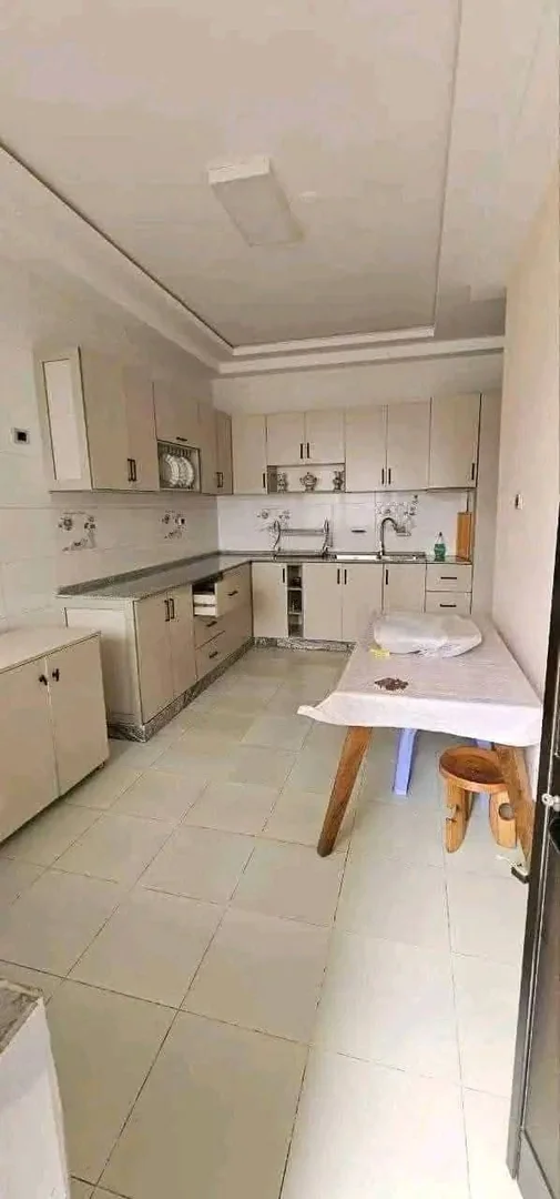 250 ካሬ የሚሸጥ G+2 ቤት በአያት