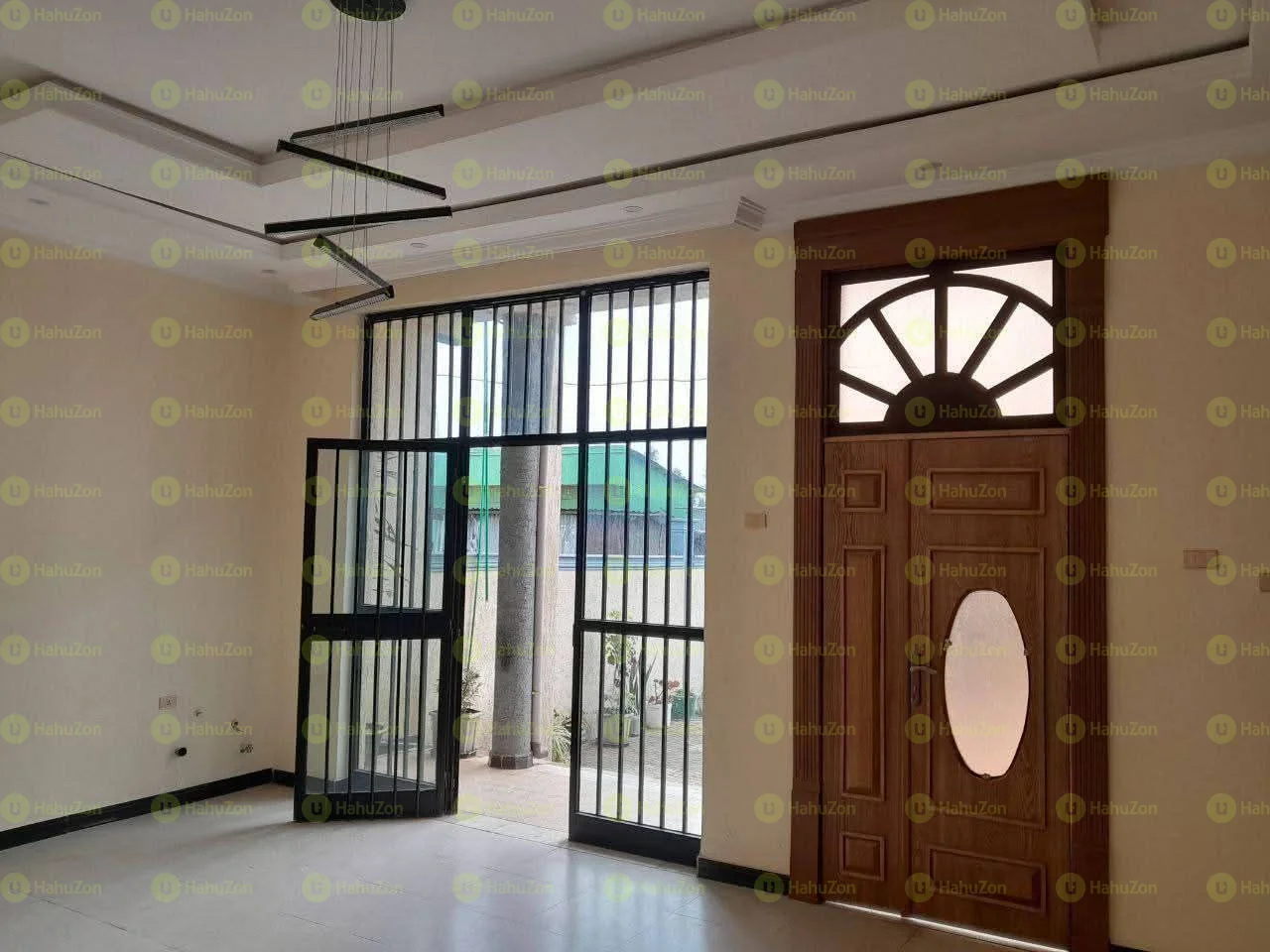 180 ካሬ የሚሸጥ ቪኣል ቤት በአያት