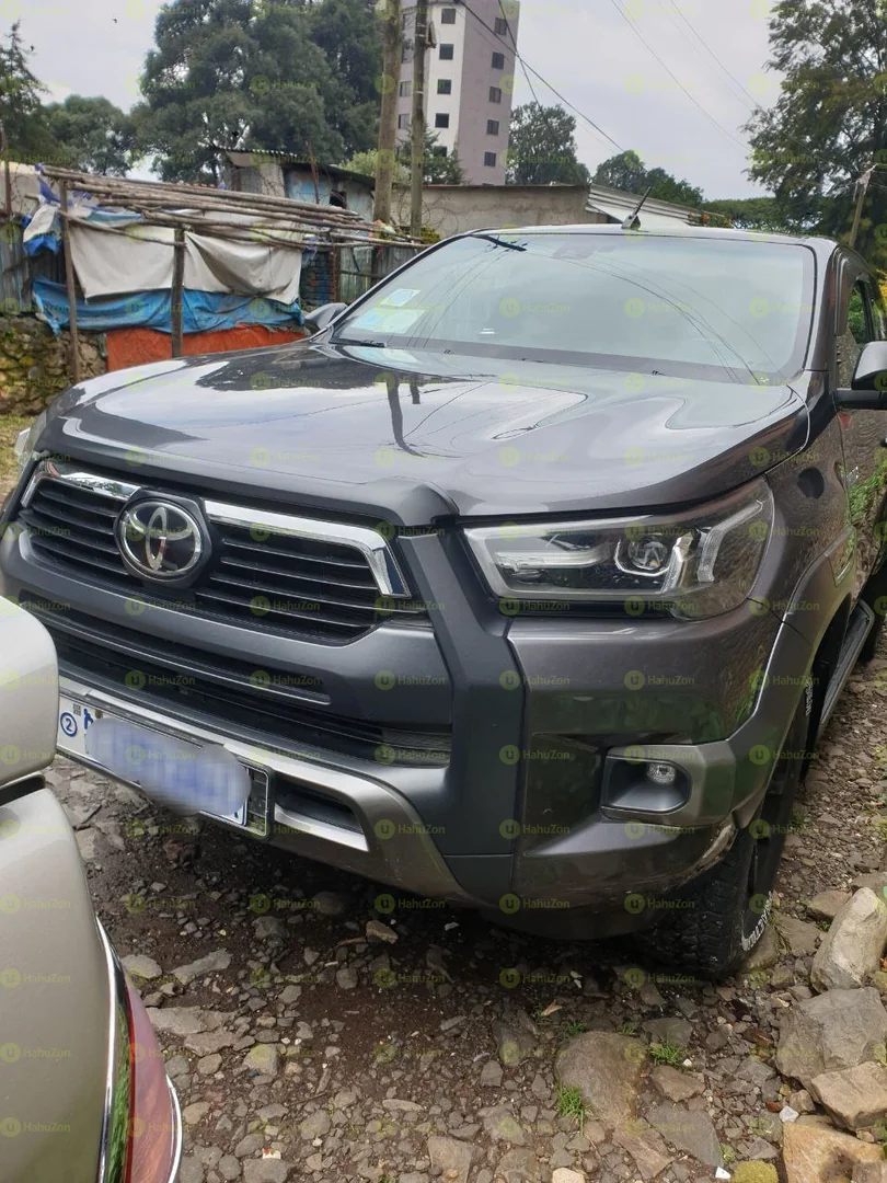 2021 Model-Toyota Hilux Invincible