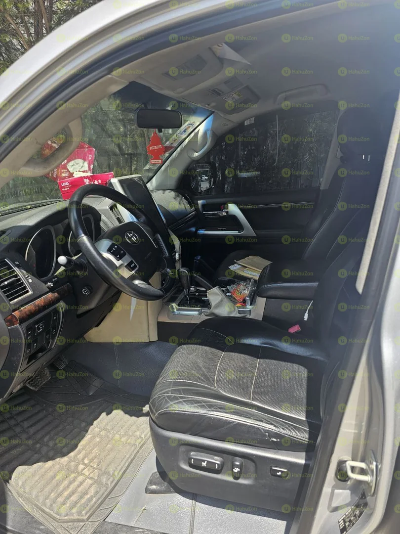 2014 Model-Toyota Land Cruiser V8 VXR