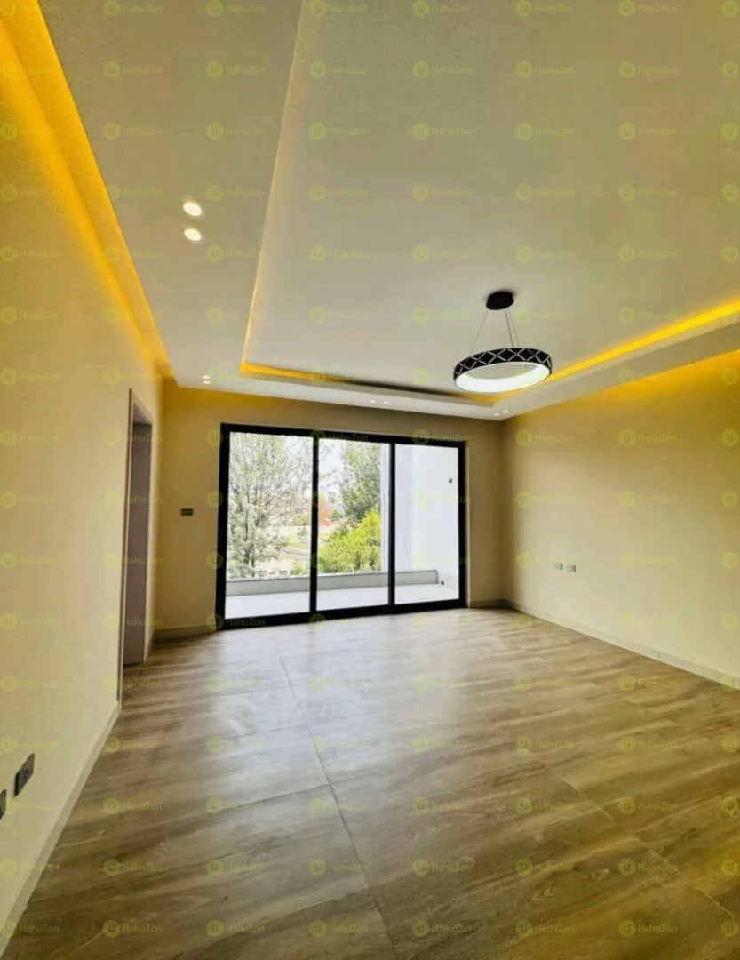 230 ካሬ የሚሸጥ G+3 ቤት በመገናኛ የምቼ