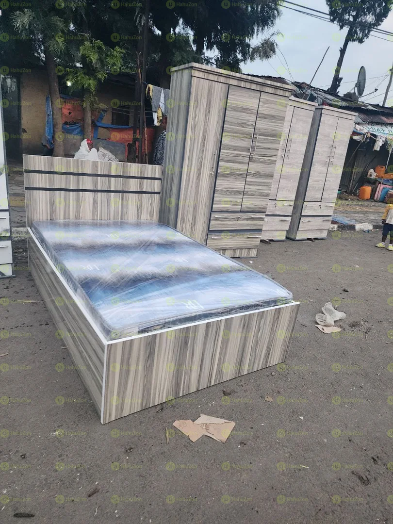 ላምነትድ አልጋና ፍራሽ + ቁምሳጥን