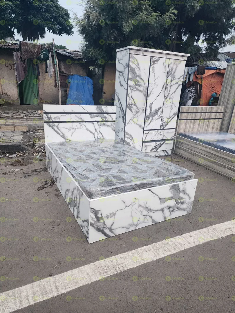 ላምነትድ አልጋና ፍራሽ + ቁምሳጥን