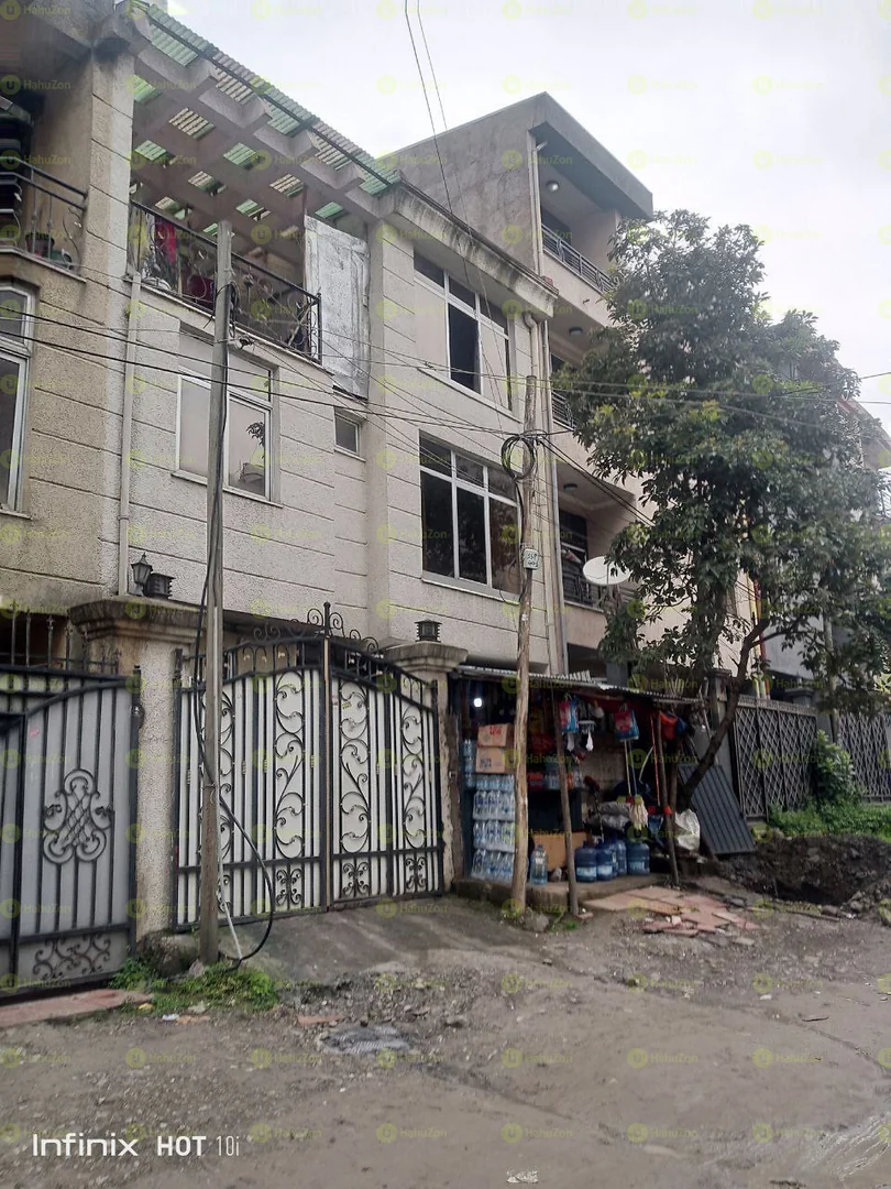 72 ካሬ የሚሸጥ G+2 ቤት በስሚት 72